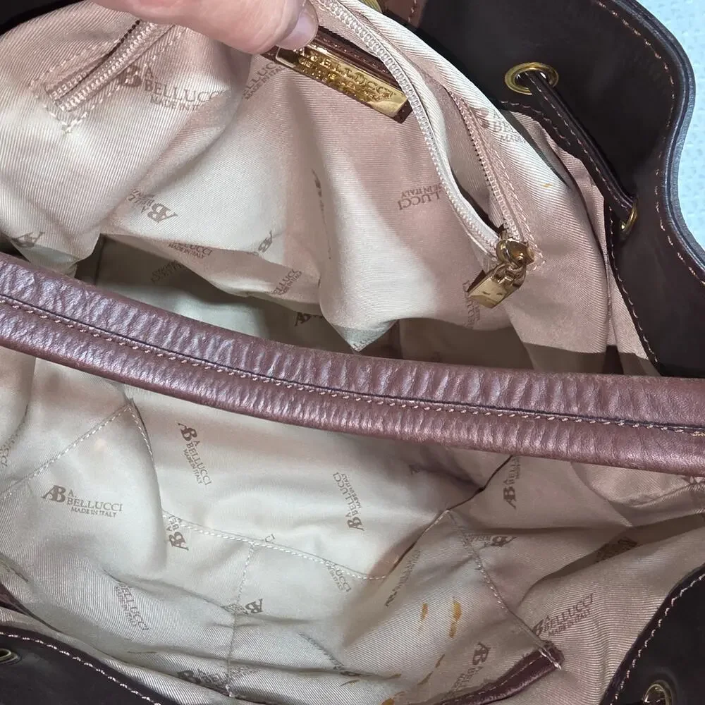 A BELLUCCI XL GENUINE LEATHER SETA LEATHER DRAWSTRING TOTE BAG